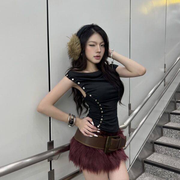 Black Asymmetric Top & Burgundy Faux Fur Mini Skirt – Street Rebel Night Look